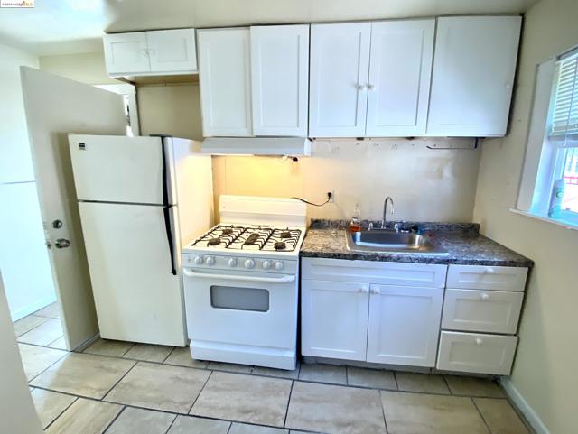 Image 10 of 33 For 416 Benicia Rd