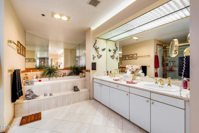 Detail Gallery Image 24 of 33 For 10724 Wilshire Bld #607,  Los Angeles,  CA 90024 - 3 Beds | 4 Baths