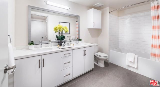 950 E 3rd Street, Los Angeles CA: https://media.crmls.org/mediaz/82c606e8-9b54-4f29-8068-46a5a696ac3f.jpg