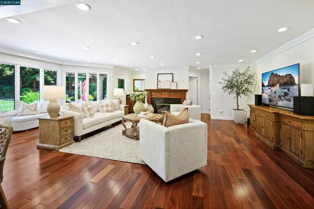 4405 Deer Ridge Rd, Danville CA: https://media.crmls.org/mediaz/82c67fd2-196c-44ee-b788-2a16958358b8.jpg