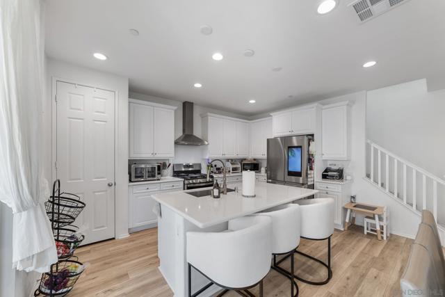 27983 Moosa Creek Way, Valley Center CA: https://media.crmls.org/mediaz/82c6d9ec-e416-4c24-970b-1efd0fce3463.jpg