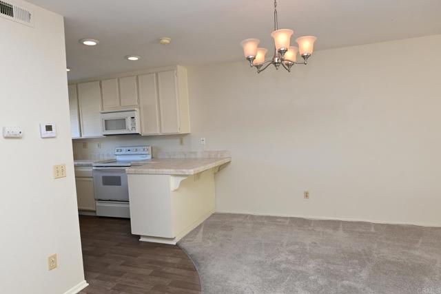3160 Arroyo Vista, Carlsbad CA: https://media.crmls.org/mediaz/82c6faa2-fe86-489b-9e9b-1618c253da95.jpg