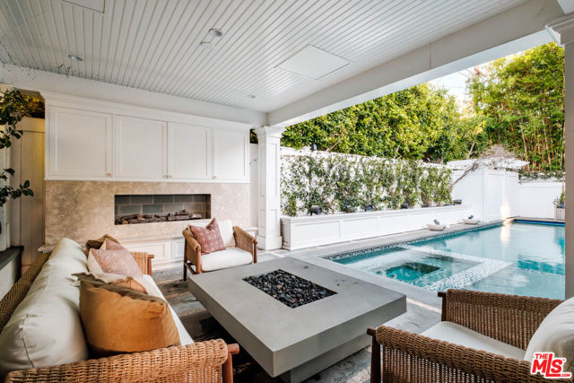 2248 Kelton Avenue, Los Angeles CA: https://media.crmls.org/mediaz/82c74db5-ec97-4308-9edd-ee494b01aea9.jpg