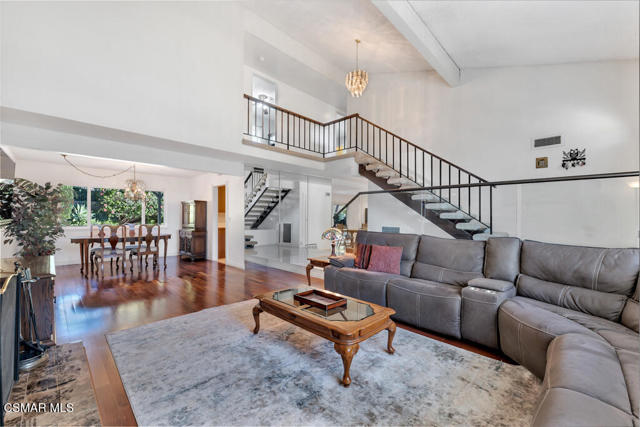 2108 N Brower Street, Simi Valley CA: https://media.crmls.org/mediaz/82c77289-c9a0-40d5-954f-8fdea3819aaf.jpg