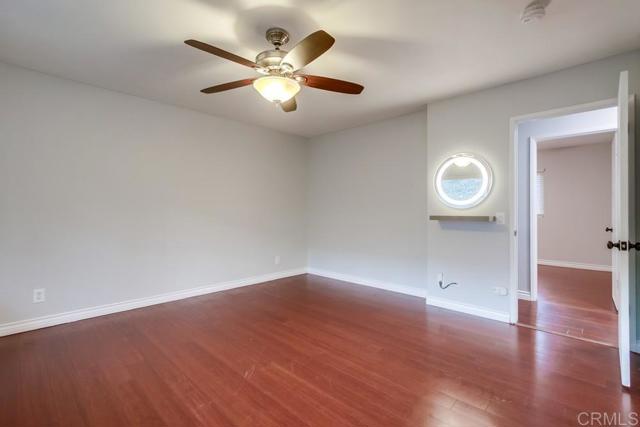 444 Victoria Place, Vista CA: https://media.crmls.org/mediaz/82c79186-7d7e-4991-b558-3468f6346aa7.jpg