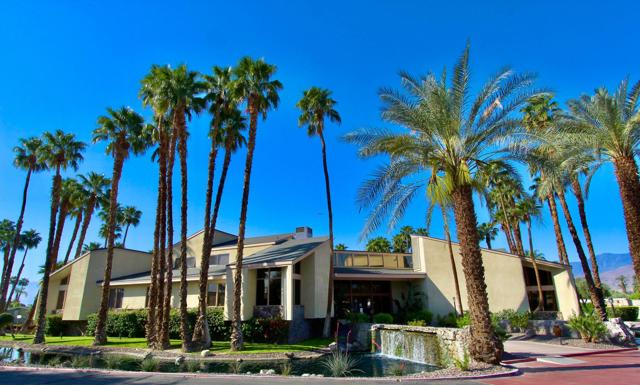 14 International Boulevard, Rancho Mirage CA: https://media.crmls.org/mediaz/82c82847-4daf-49a7-bd28-668afabdce72.jpg