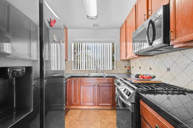 Detail Gallery Image 8 of 24 For 7549 Goode St, San Diego,  CA 92139 - 3 Beds | 2 Baths