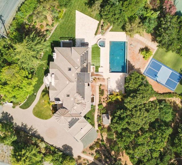 12690 Dianne Drive, Los Altos Hills CA: https://media.crmls.org/mediaz/82c8b179-4891-4fd6-b406-41c5f994fa31.jpg