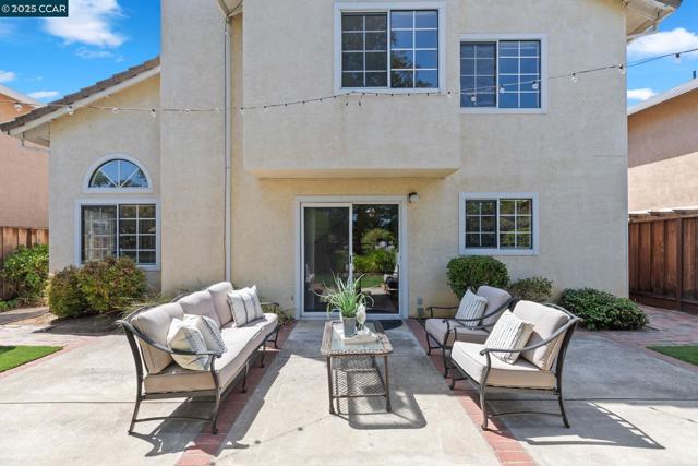 1015 Hidden Oak Ct, Concord CA: https://media.crmls.org/mediaz/82c8b39d-9a3e-49bb-8596-4ab70e5c44f9.jpg