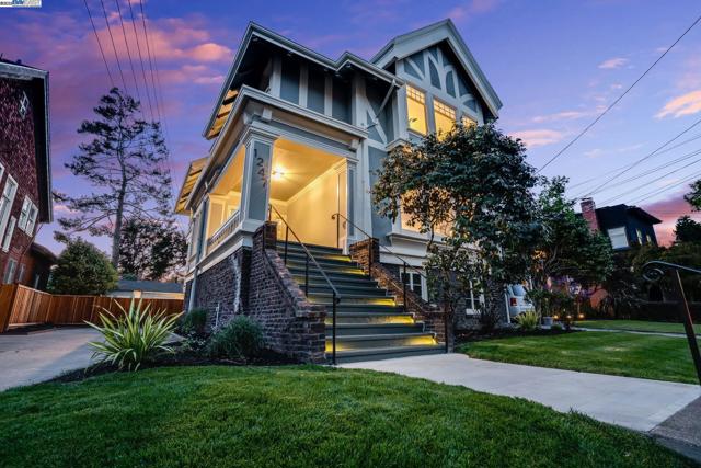 1247 Sherman, Alameda CA: https://media.crmls.org/mediaz/82c8d475-e7a3-49c0-b3ed-321997c6c22a.jpg