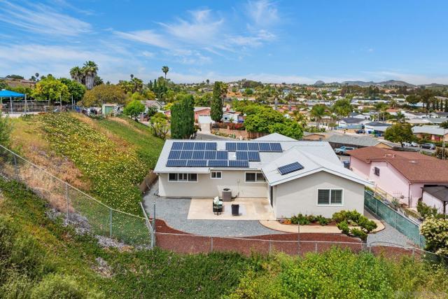5083 Barry St, Oceanside CA: https://media.crmls.org/mediaz/82c8e602-cd95-4660-8f61-d8984c53b073.jpg