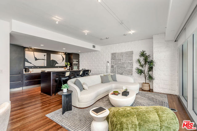 6250 Hollywood Boulevard, Los Angeles CA: https://media.crmls.org/mediaz/82c9297f-0010-4aa9-9376-e2abaed8d3b1.jpg