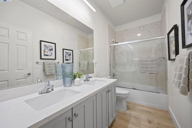 198 Continente Ave, Brentwood CA: https://media.crmls.org/mediaz/82c92d2e-d774-4f1f-b086-4b3e8dfffa74.jpg
