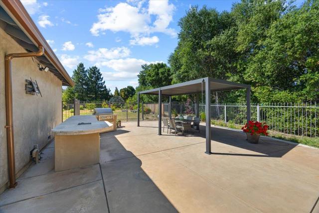 20811 Norada Court, Saratoga CA: https://media.crmls.org/mediaz/82c96e5e-a396-4288-96b1-a48477fba4fb.jpg