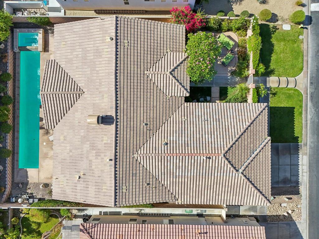 https://media.crmls.org/mediaz/82c98a06-0195-46d9-87f3-f1e7c6717c13.jpg?preset=X-Large