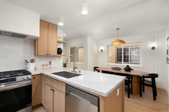 Detail Gallery Image 16 of 34 For 1209 Stanford Ave, Redondo Beach,  CA 90278 - 3 Beds | 2/1 Baths