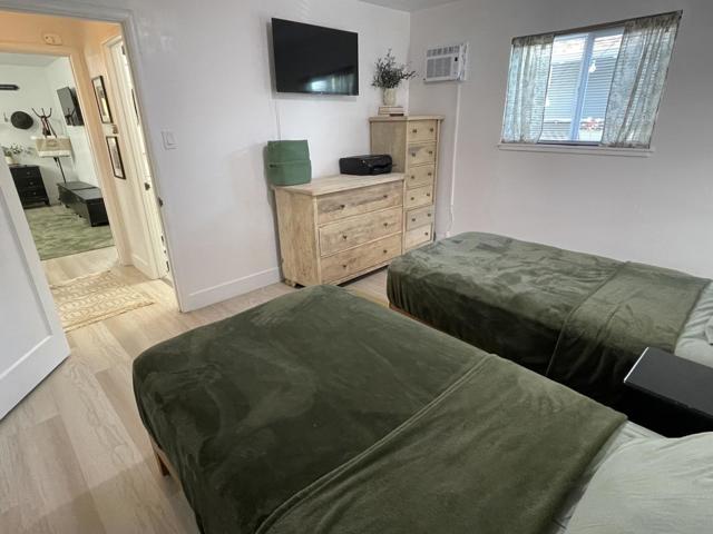 644 Buckeye Street, Redwood City CA: https://media.crmls.org/mediaz/82c9b2ab-2745-4168-a300-af0672377d51.jpg