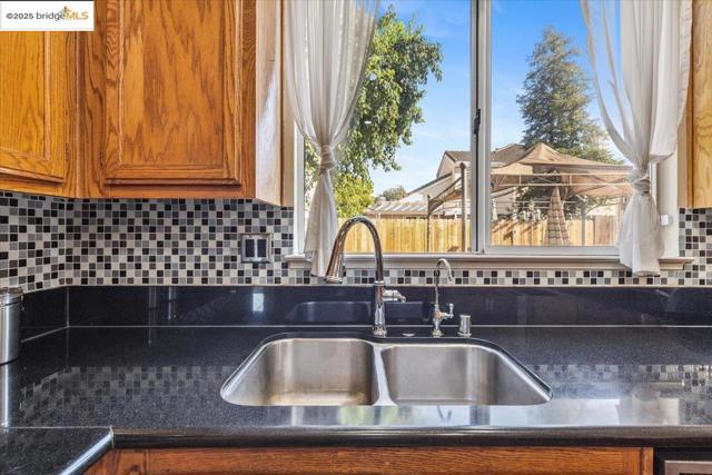 1531 Rutherford Ln, Oakley CA: https://media.crmls.org/mediaz/82c9bb72-0555-4027-8177-af276e91e761.jpg