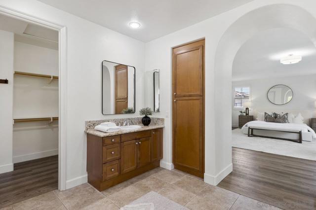 11649 Thistle Hill Pl, San Diego CA: https://media.crmls.org/mediaz/82ca02fd-d0c0-46b0-9a12-53cfe6f86a22.jpg