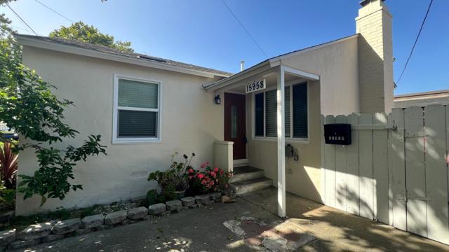 15958 Via Descanso, San Lorenzo CA: https://media.crmls.org/mediaz/82cadf31-e74b-44ce-b915-cebcd144ebaa.jpg