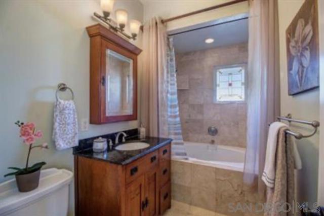 2375 Montclair St, San Diego CA: https://media.crmls.org/mediaz/82cb889d-7df1-4b41-8707-87ead9ff2f2e.jpg