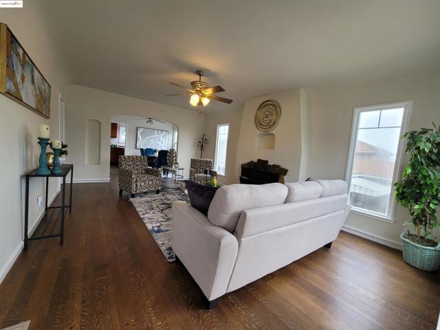 3504 68Th Ave, Oakland CA: https://media.crmls.org/mediaz/82cc4739-0925-48e1-855f-7c0fd83725d2.jpg
