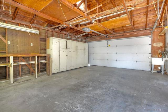 940 Gladys, El Cajon CA: https://media.crmls.org/mediaz/82cccd3a-0b0e-4775-b5d7-5e034dcce0e4.jpg