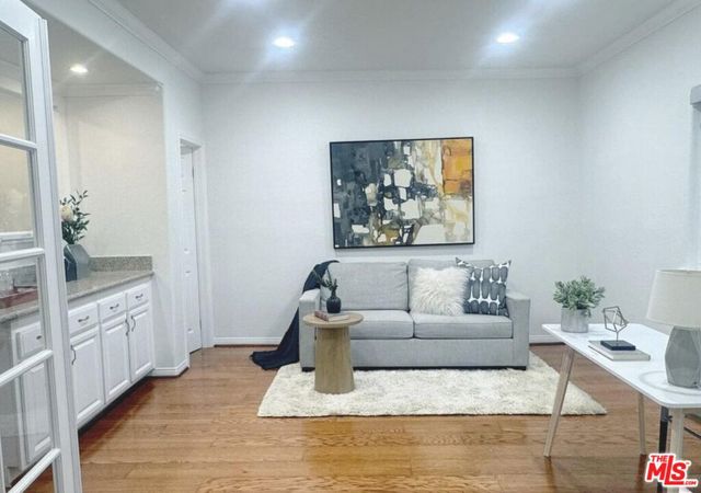 14271 Dickens Street, Sherman Oaks CA: https://media.crmls.org/mediaz/82cde24c-9542-407b-b9ac-bb817a11d18e.jpg