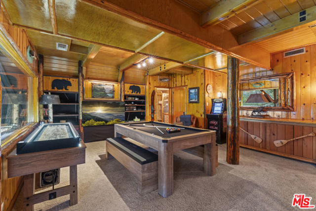 161 Rocky Point Road, Lake Arrowhead CA: https://media.crmls.org/mediaz/82cdeff1-b0d5-49bc-9951-66cb3051c482.jpg