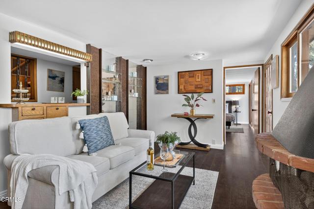 469 Sycamore Glen, Pasadena CA: https://media.crmls.org/mediaz/82cdf541-966b-4b7a-b0ef-15ceca0b7fc0.jpg