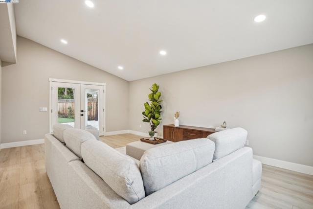 5169 Lillian Ct, Livermore CA: https://media.crmls.org/mediaz/82ce07d3-08b0-4d28-ac6d-23c4550d8e6d.jpg