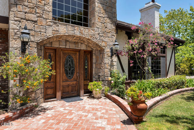 11395 Highridge Court, Camarillo CA: https://media.crmls.org/mediaz/82ce7c34-87b3-4f85-88b5-f4d001734f47.jpg