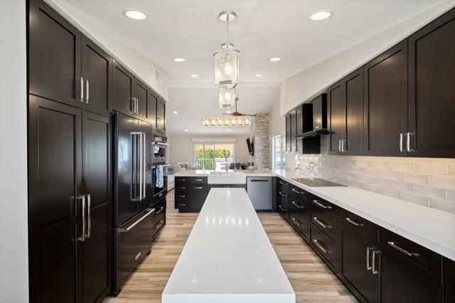 291 Vista Royale W Circle, Palm Desert CA: https://media.crmls.org/mediaz/82ced707-020d-411d-a746-957601f7bd09.jpg