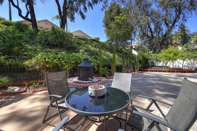 Detail Gallery Image 16 of 44 For 1688 Crystal Ridge Ct, Vista,  CA 92081 - 4 Beds | 2/1 Baths