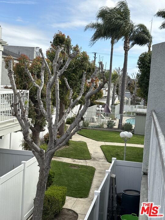 1127 W 228th Street, Torrance CA: https://media.crmls.org/mediaz/82cf6050-d522-46e7-8cd0-9b4a6118ae73.jpg