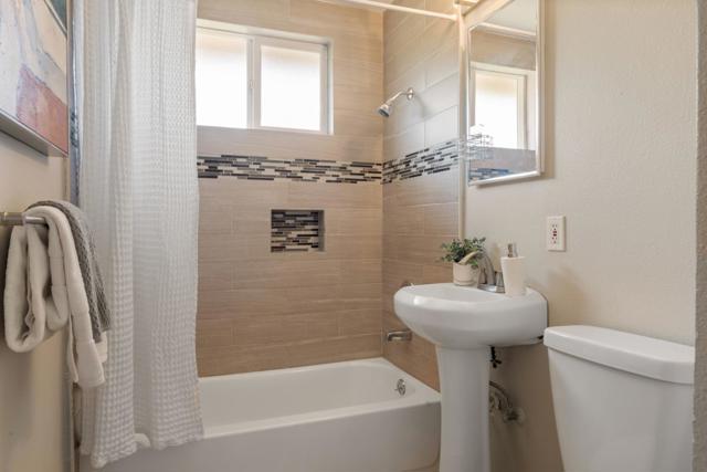 Image 17 of 28 For 1061 Hickorynut Court