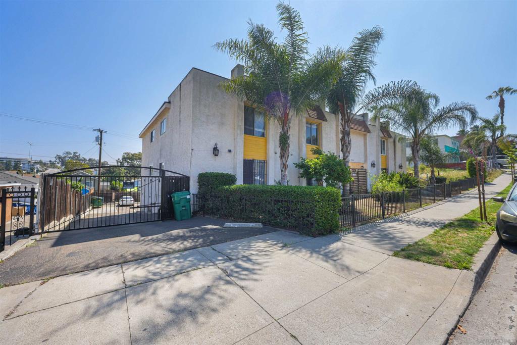 4161 Winona Ave - photo 14
