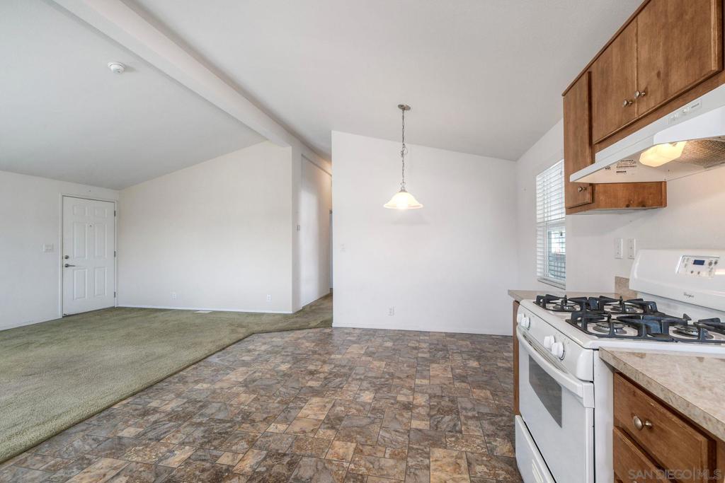 MLS #250038113SD image #12