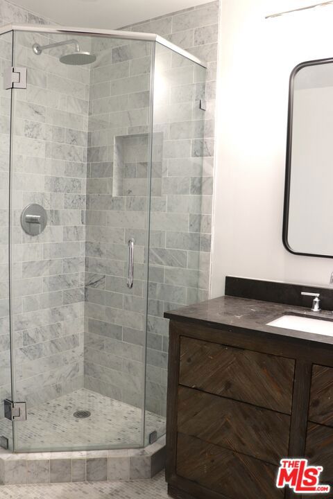 910 19th Street, Santa Monica CA: https://media.crmls.org/mediaz/82d0f3e5-0ba7-4e55-8264-7d2b27172f71.jpg