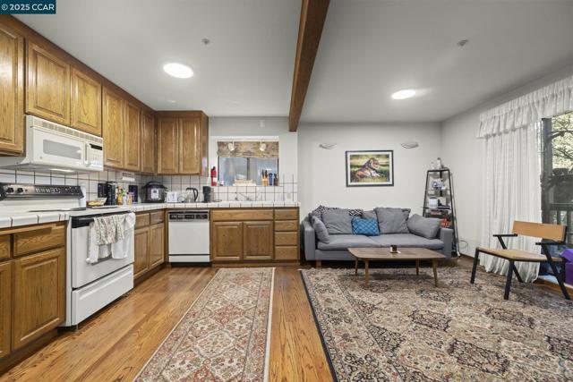 1383 Alvarado Rd, Berkeley CA: https://media.crmls.org/mediaz/82d129a7-ff5e-432d-9233-c4e6d122752a.jpg