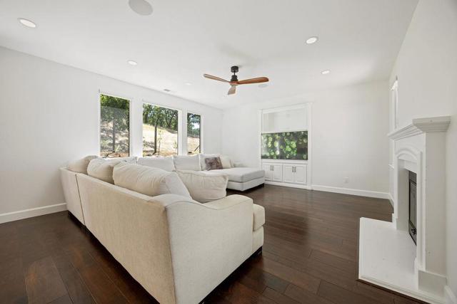2953 Pebble Beach Circle, Fairfield CA: https://media.crmls.org/mediaz/82d16193-3f9a-4f6e-8963-14d163526351.jpg