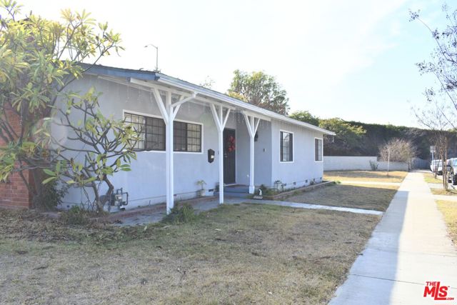 812 W Fernfield Drive, Monterey Park CA: https://media.crmls.org/mediaz/82d18c96-5299-43ce-964d-16496a050d98.jpg