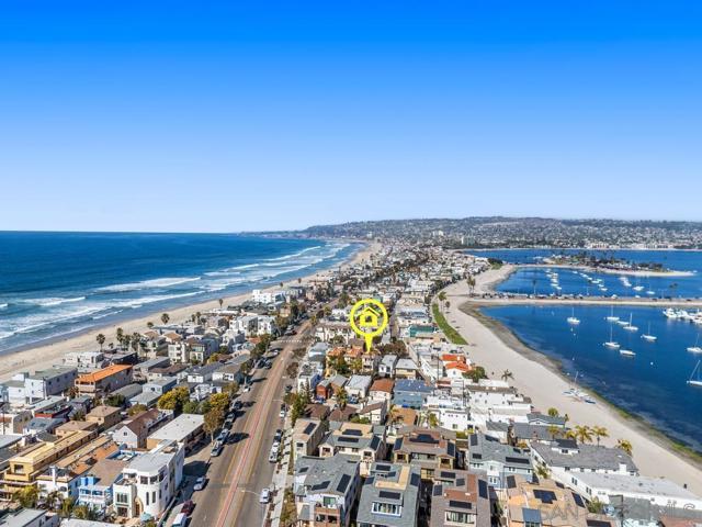 814 Kingston Ct, San Diego CA: https://media.crmls.org/mediaz/82d1d798-82fd-4a2f-b9fe-ccd5d348b8cd.jpg