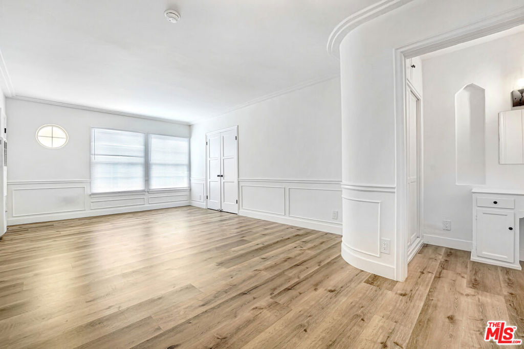 308 S Reeves Drive #310B