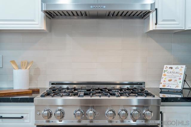11289 Silver Buckle Way, San Diego CA: https://media.crmls.org/mediaz/82d21050-dd00-4e6e-b9be-3d3c5f8b1f13.jpg