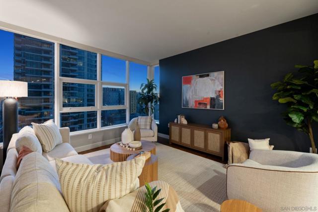 1325 Pacific Hwy, San Diego CA: https://media.crmls.org/mediaz/82d2cc0e-0ce5-4d26-988b-78d0d6a2078e.jpg