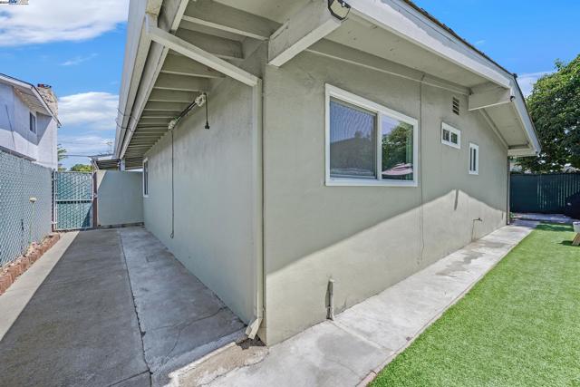 Image 43 of 52 For 2038 Boca Raton St