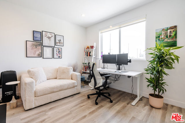 4912 S Centinela Avenue, Los Angeles CA: https://media.crmls.org/mediaz/82d30a37-1a5e-4598-81c4-da26bb769ac3.jpg