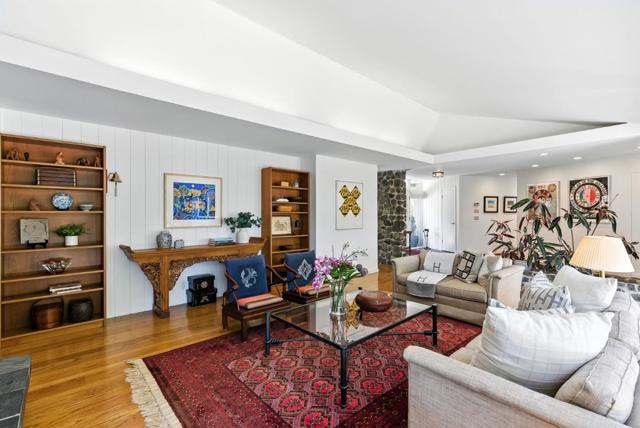 3795 Ralston Avenue, Hillsborough CA: https://media.crmls.org/mediaz/82d3a9b9-d60a-4fd6-8dd1-17c0dc41adc2.jpg