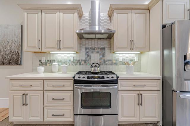 1633 15th Street, Oakland CA: https://media.crmls.org/mediaz/82d4487e-bee4-4842-9bea-b98fc4ac44a4.jpg